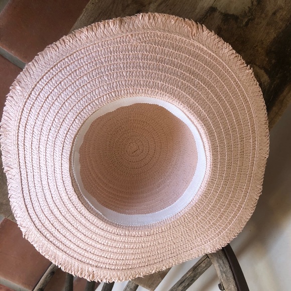 FLOPPY SUMMER🌞Pink Straw HAT w/ Boho Fringe NEW!! - Picture 8 of 8